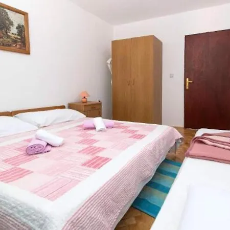 In 41212 Apartment